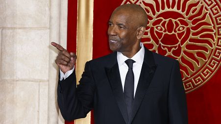 Denzel Washington gets baptized and receives minister’s license 
